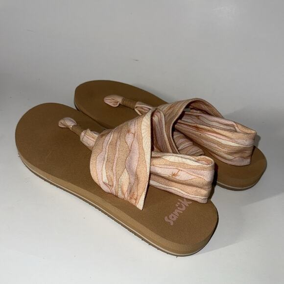Sanuk sling soft top sandals size 7. - Picture 6 of 9
